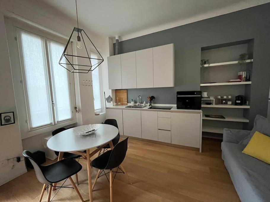Bilocale Di Charme Apartamento Milão Exterior foto